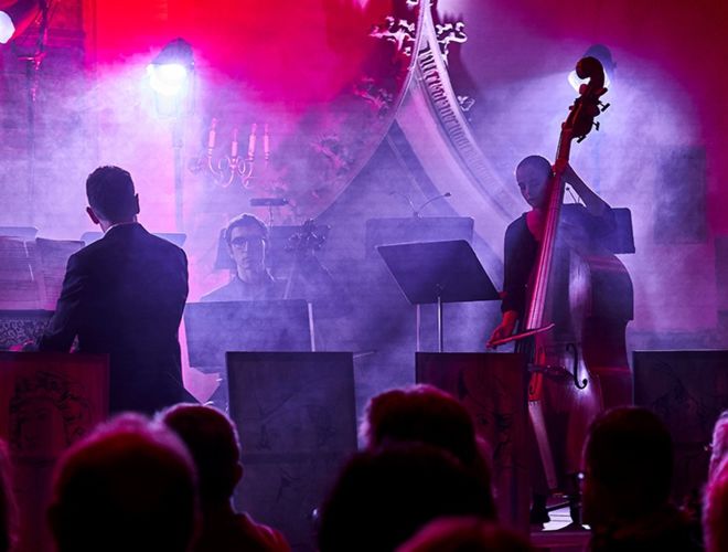 Rheinberger concert with aerial acrobatics by Tamara Kaufmann